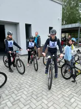 cyklisté (2)